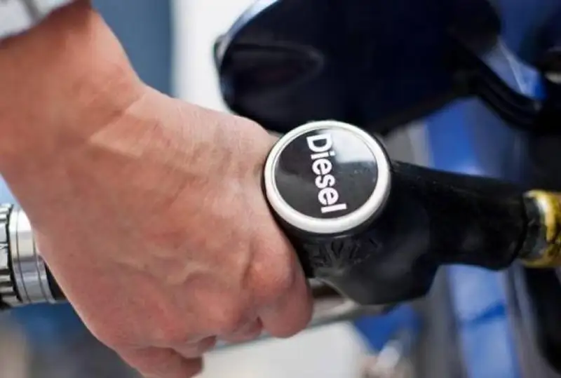 Казахстанские фермеры покупают дизельное топливо по 200 тенге за литр