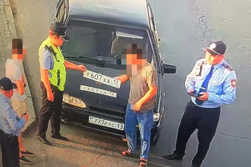 Автомобиль с подложными номерами задержали в Шымкенте