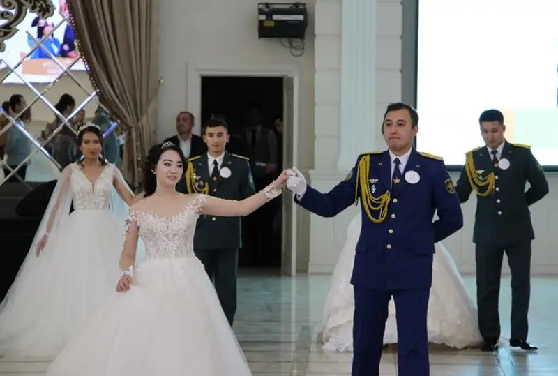 Бал молодых офицеров прошел в Карагандинской области