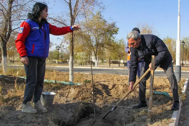 Аллею дружбы народов открыли в Байконуре