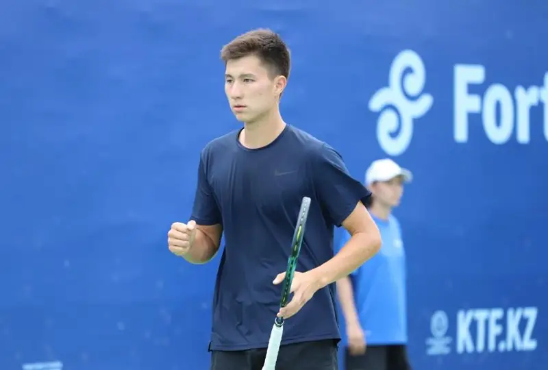 Теннисисты Бейбит Жукаев и Денис Евсеев вышли в четвертьфинал Кубка Президента