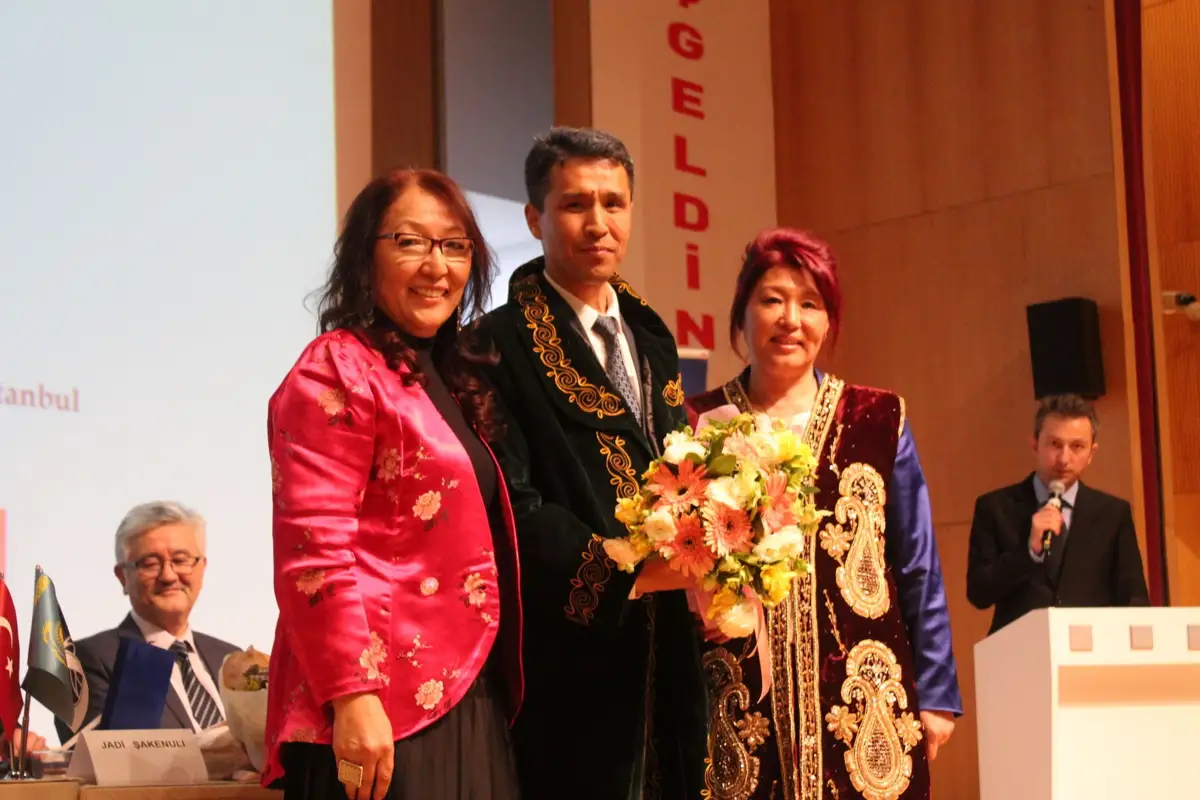 Түркияда Халифа Алтайды еске алу кеші өтті