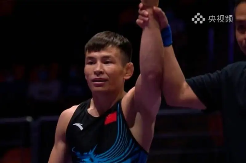 قانداسىمىز ءۋاليحان سەرىك ۇلى قىتاي چەمپيوناتىندا التىننان القا تاقتى