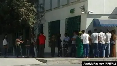 بانكوماتتا كەزەكتە تۇرعان ازاماتتار تۇتقىندالۋدا