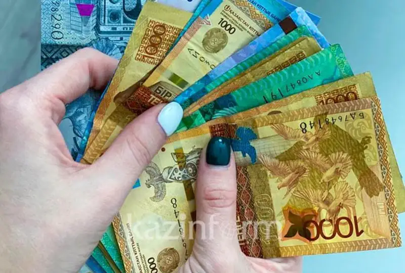 Миллион тенге украла помощница у пожилой карагандинки