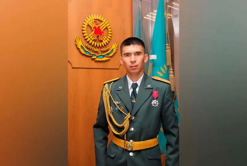 Qańtar oqıǵasy kezinde oq tıgen sarbazǵa orden tabystaldy