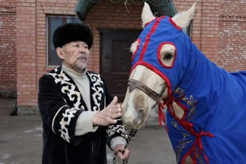 جاس ۇرپاققا اتقا ءمىنۋ مادەنيەتى دارىپتەلدى