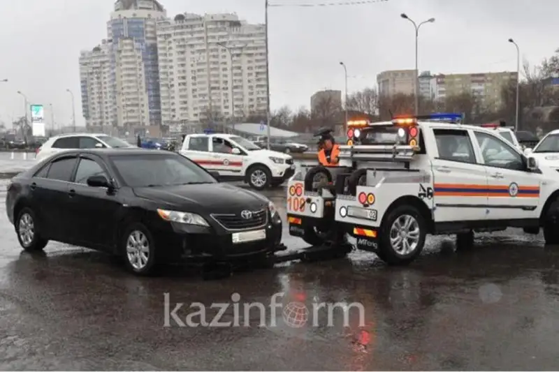 Полиция Алматы обратилась к автовладельцам в связи с ростом ДТП