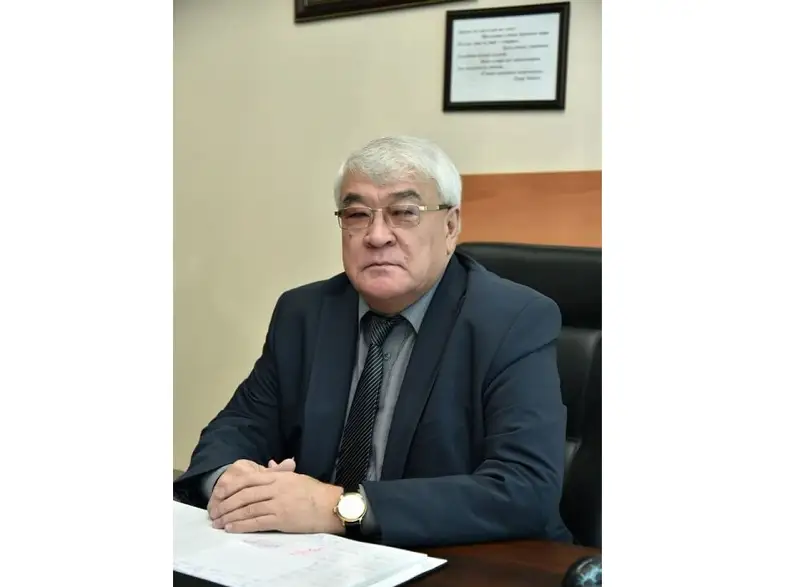 قۋات ەسىمحانوۆ: تاريحتى تانۋعا ساۋاتسىز ادامنان گورى، شالاساۋاتتىلار كوپ كەدىرگى كەلتىرەدى