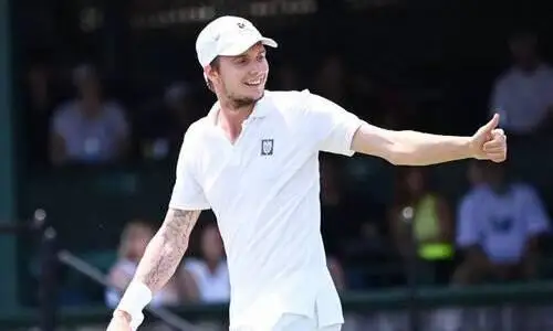 Лучший теннисист Казахстана с победы стартовал «в парах» на турнире в Метце