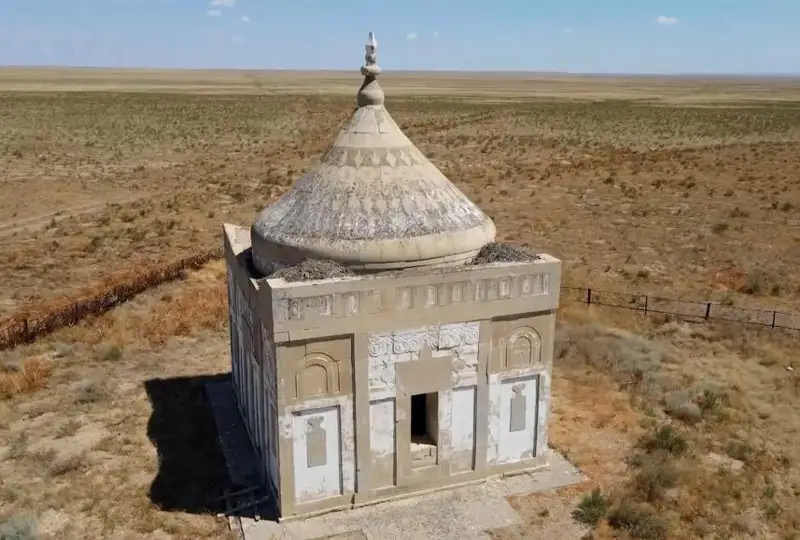 Неувядаемые краски мазара Жубана в Атырауской области