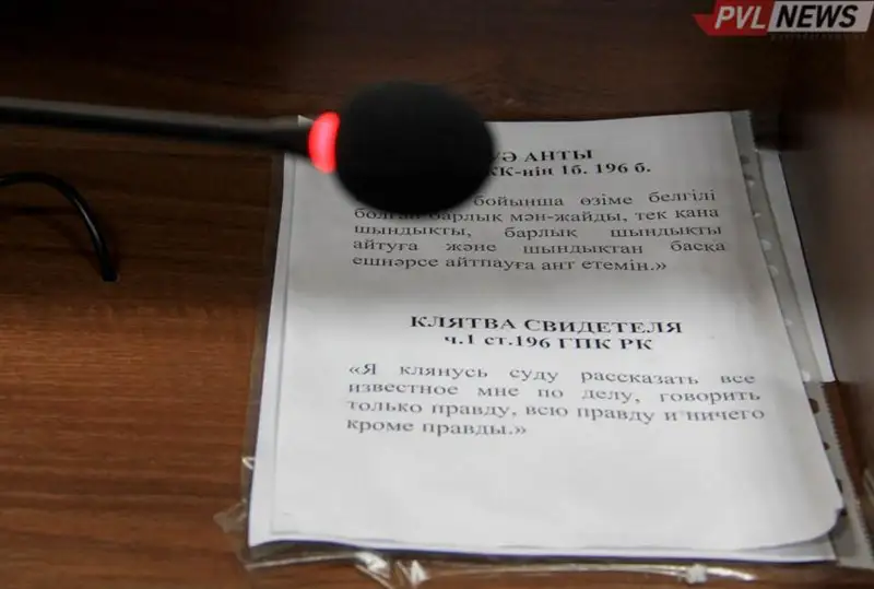 Pavlodarda balaǵa qol kótergen tárbıeshi jumystan shyǵaryldy