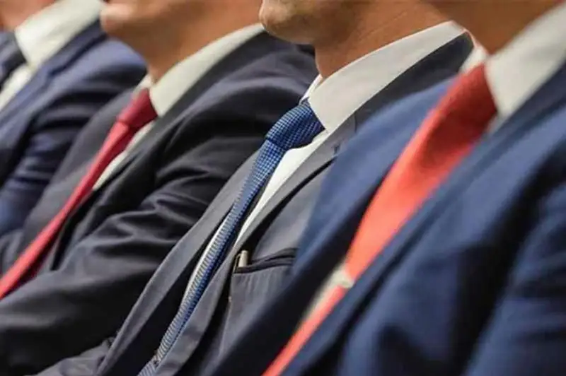 Prezıdenttik kadr rezerviniń músheleri basshylyq laýazymdarǵa taǵaıyndaldy