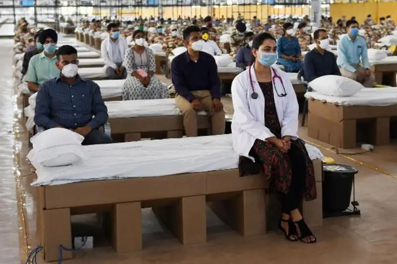 ءۇندىستاندا ءبىر تاۋلىكتە 410 ادام كوروناۆيرۋستان كوز جۇمدى