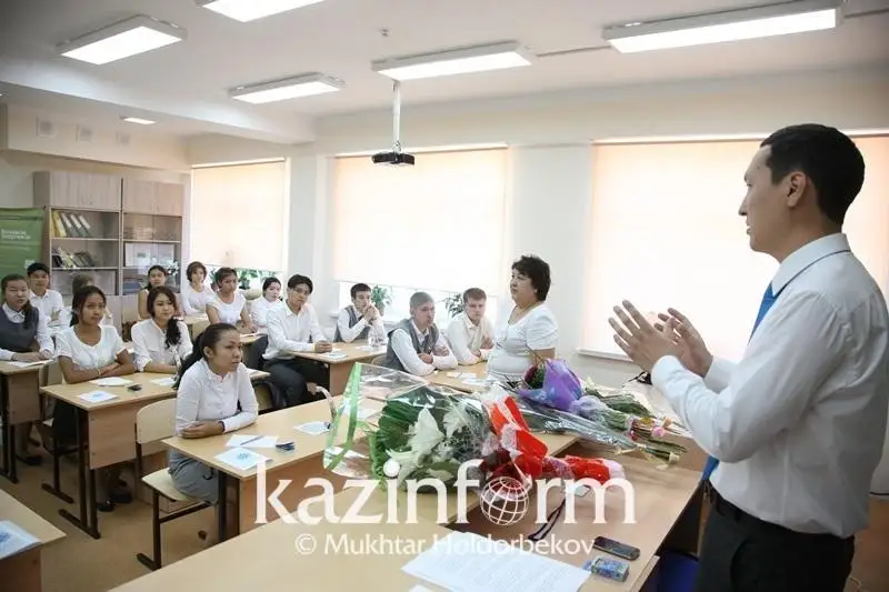 اسحات ايماعامبەتوۆ اۋىل مۇعالىمدەرىنە جالاقى تولەۋ جۇيەسىن جاڭارتۋعا ۋادە بەردى