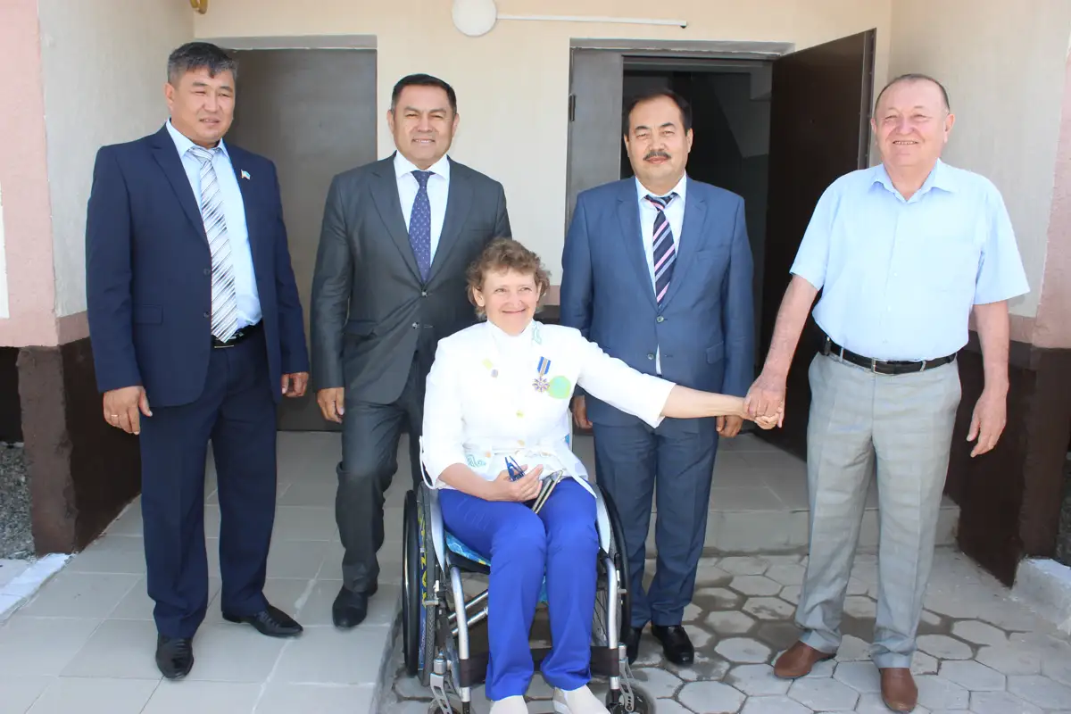 Елдос Сметов пен Зульфия Ғабидуллина пәтер кілтін алды