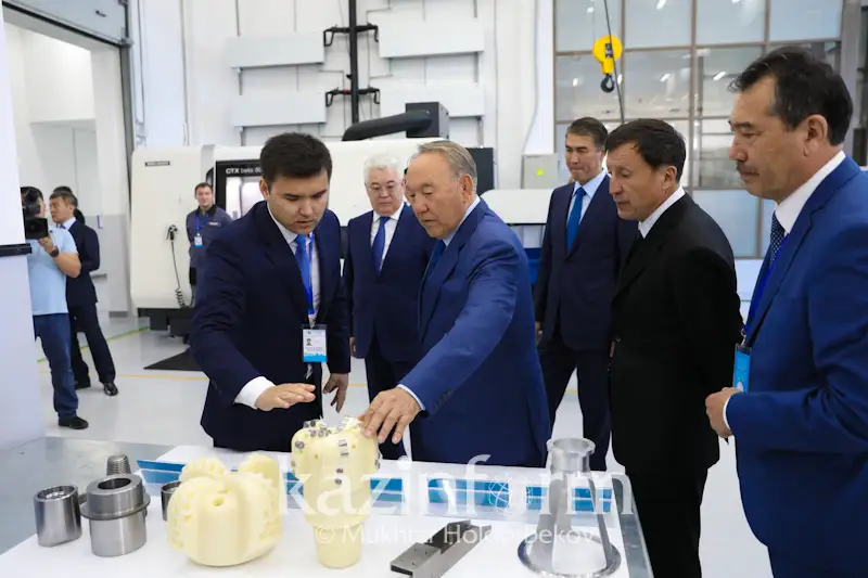 Елбасы зымыран-ғарыш музейінің ашық экспозициясын көрді