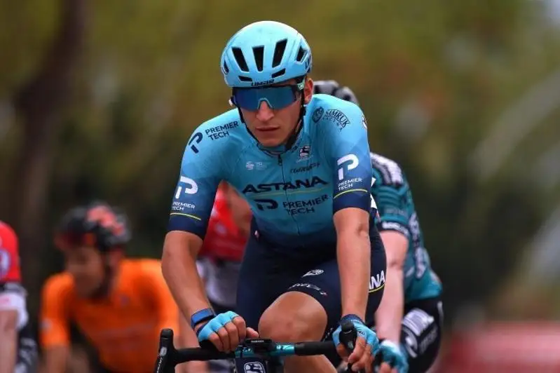 Казахстанец Глеб Брусенский победил в групповой гонке ЧА по по велоспорту