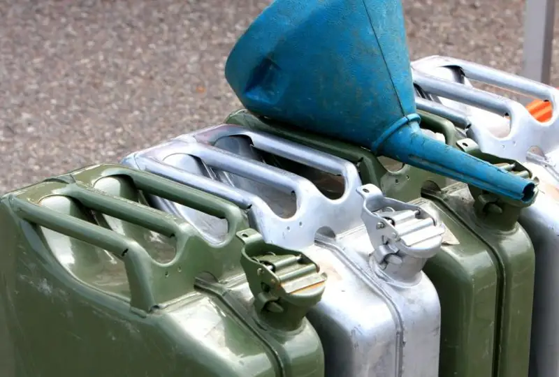 Дизтопливо на 14,6 млн тенге незаконно продала компания в Алматы