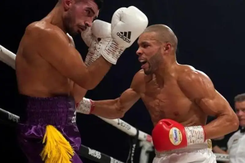 بوكس: الەمنىڭ بۇرىنعى چەمپيونى قارسىلاسىنىڭ قابىرعاسىن سىندىردى