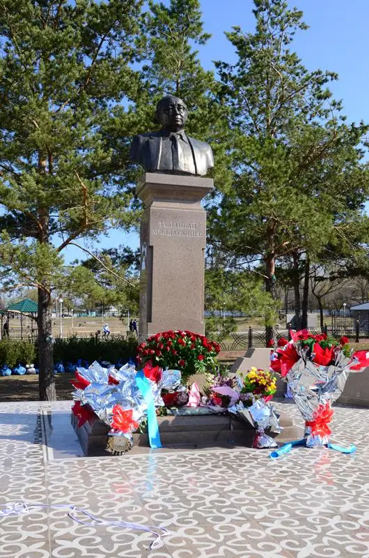 Тұманбай ақынның туған жерінде ескерткіші ашылды