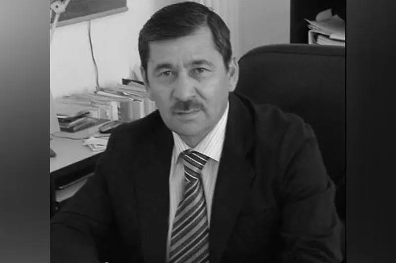 ەلورداداعى «بايتەرەك» مونۋمەنتىنىڭ اۆتورى قايتىس بولدى