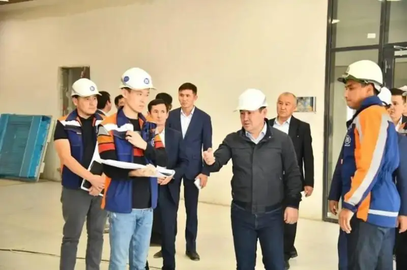 Shymkentte zamanaýı oqýshylar saraıy salynyp jatyr