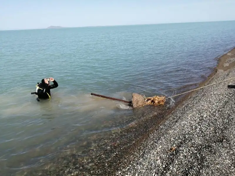 Водолазы расчищают дно Алаколя перед купальным сезоном в ВКО