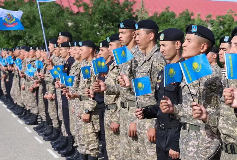 Юбилей государственных символов РК отмечают в Актау