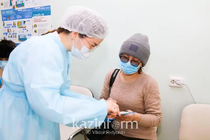 Около 79 тысяч кормящих женщин полностью привились вакциной «Pfizer» в РК