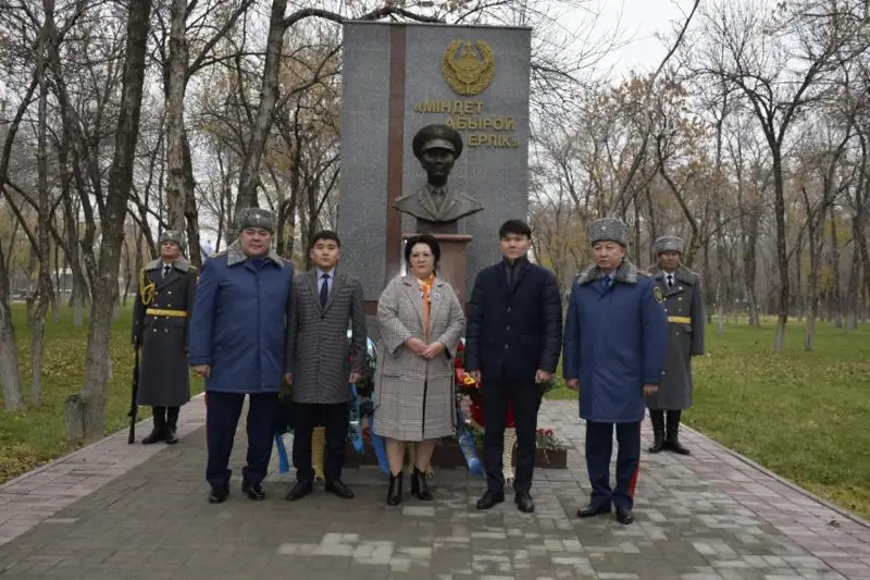 Жамбылские полицейские почтили память погибших сотрудников