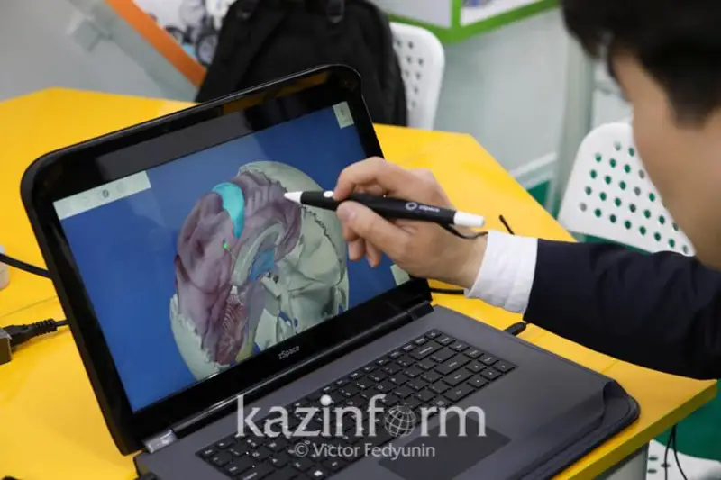 Министр просвещения РК поручил решить проблему с доступом к интернету в школах