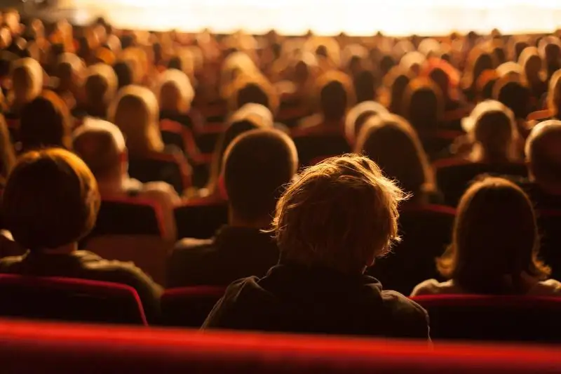 Mádenıet basqarmasy astana teatrlaryna balalardyń tegin kirýi úshin 63 mln teńge surap otyr