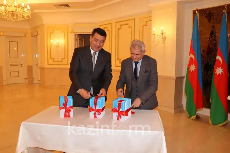 Антологию казахской прозы на азербайджанском языке презентовали в Баку