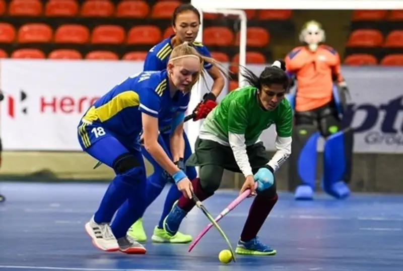 Казахстанские хоккеистки в помещении стартовали с победы на Кубке Азии