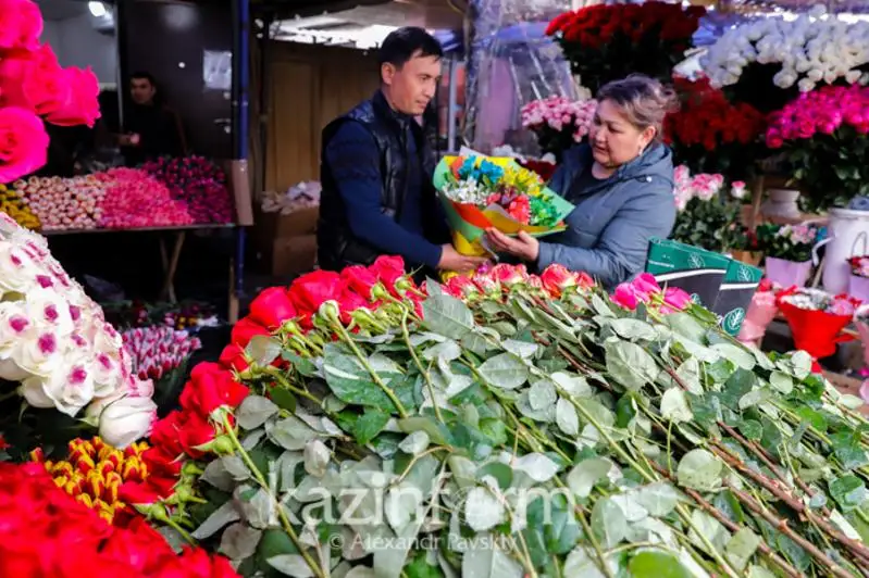 Какие цветы выбирают на 8 марта алматинцы - фоторепортаж