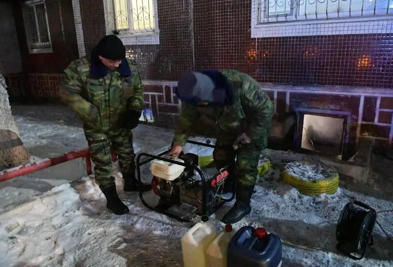 Ekibastuzda jylý jelisin jóndeıtin brıgadalar táýlik boıy jumys istep jatyr