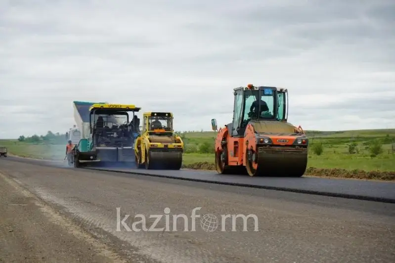 Журналисты ознакомились с ходом ремонта и строительства дорог на западе Казахстана