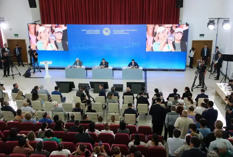 Алматинцы обеспокоены строительством домов на склонах гор