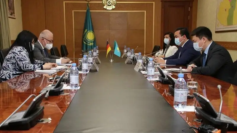 گەرمانيا كاسىپكەرلەرى قاراعاندى وبلىسىندا بولات وندىرىسىنە ينۆەستيتسيا سالماق