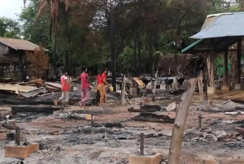 Mıanmada mektepke jasalǵan áýe shabýylynan kem degende 11 bala mert boldy