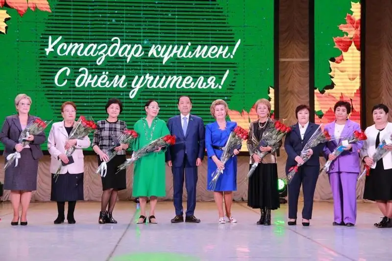 Qaraǵandy oblysynyń úzdik ustazdaryna 1 mln teńgeden berildi