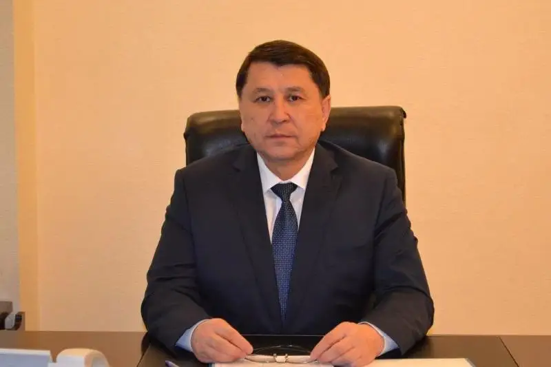 جانداربەك بەكشين زەينەتكە شىعۋىنا بايلانىستى قىزمەتىنەن كەتتى