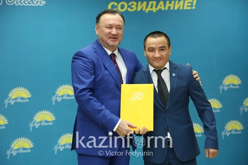 Төреғали Төрәлі мен Ерке Есмаxан &laquo;Нұр Отанның&raquo; қатарына кірді