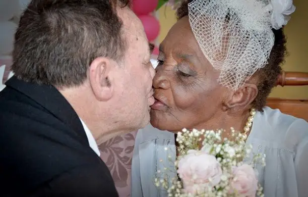 106-ға келген шағында өзінен 40 жас кіші &laquo;жігітке&raquo;  тұрмысқа шықты