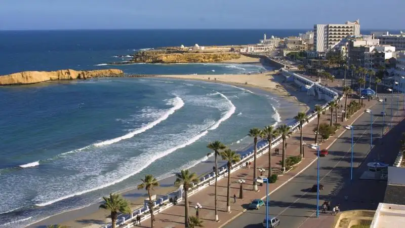 تاعى ءبىر ەل ۆاكسينا سالدىرعان تۋريستەر ءۇشىن شەكاراسىن اشتى