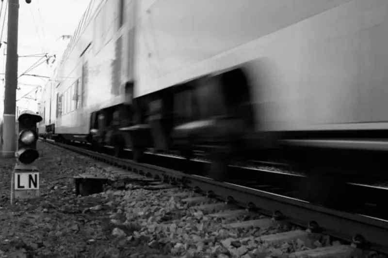 Мужчина умер после наезда пассажирского поезда в Алматы