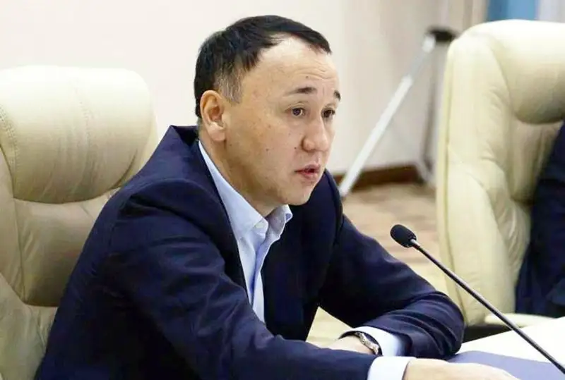 Arhımed Muhambetov óńir turǵyndaryn sýmen jabdyqtaýdaǵy basty problemany atady