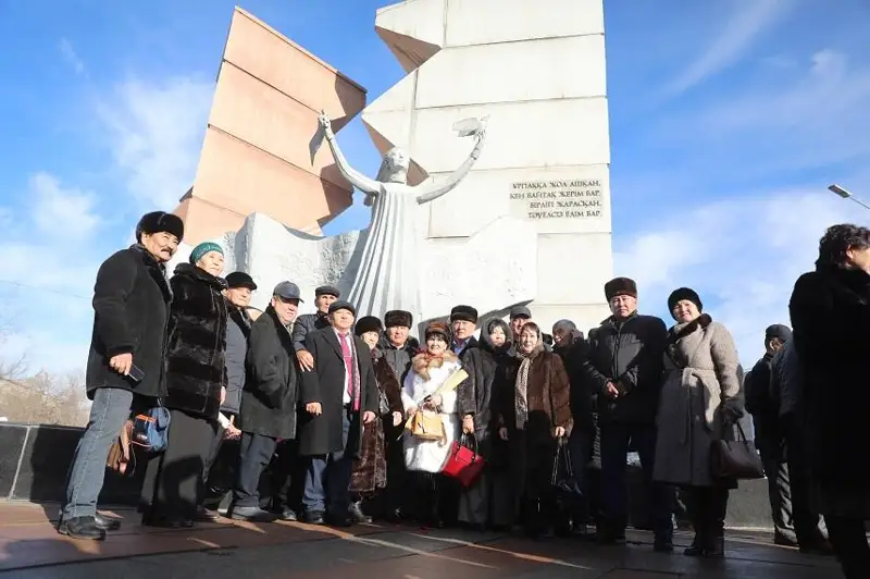 Память жертв декабрьских событий почтили в Алматы