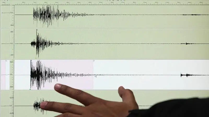 يندونەزيادا 6 بالدىق جەر سىلكىنىسى بولىپ، التى ادام كوز جۇمدى